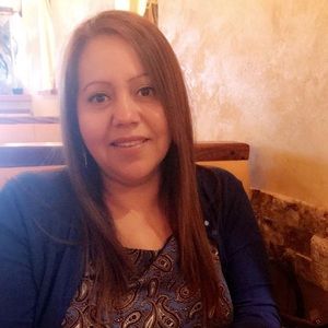 Meet your Posher, Elvia